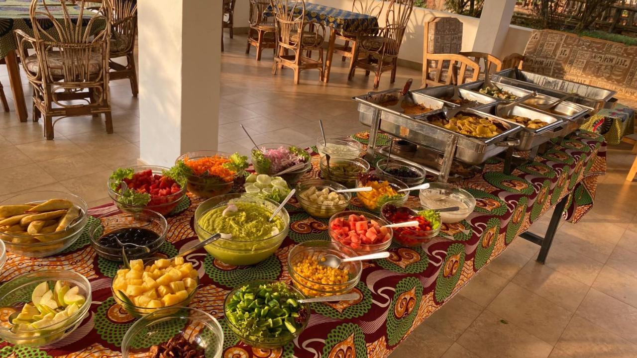 Banda Lodge Masaka Bagian luar foto