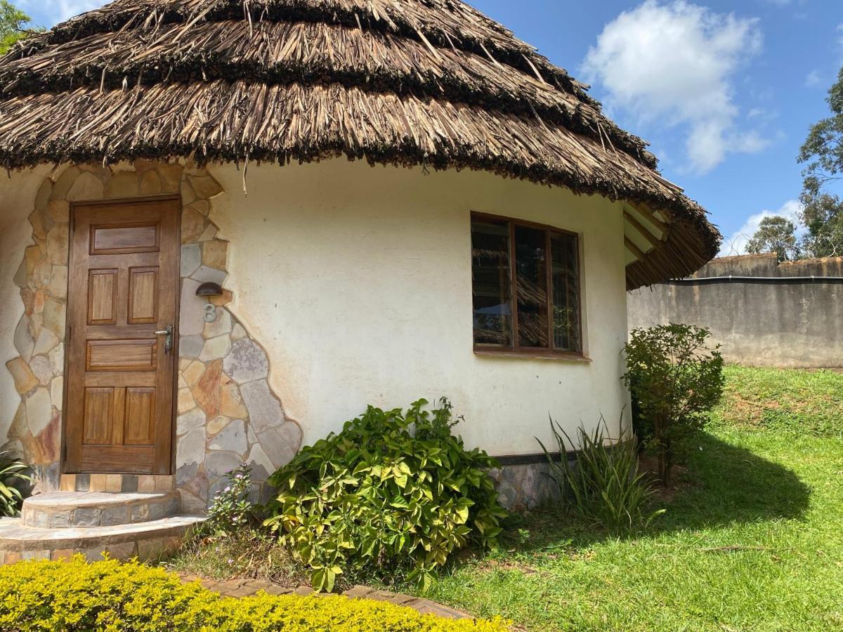Banda Lodge Masaka Bagian luar foto