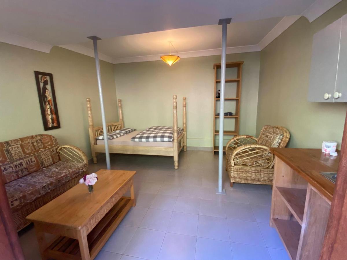 Banda Lodge Masaka Bagian luar foto