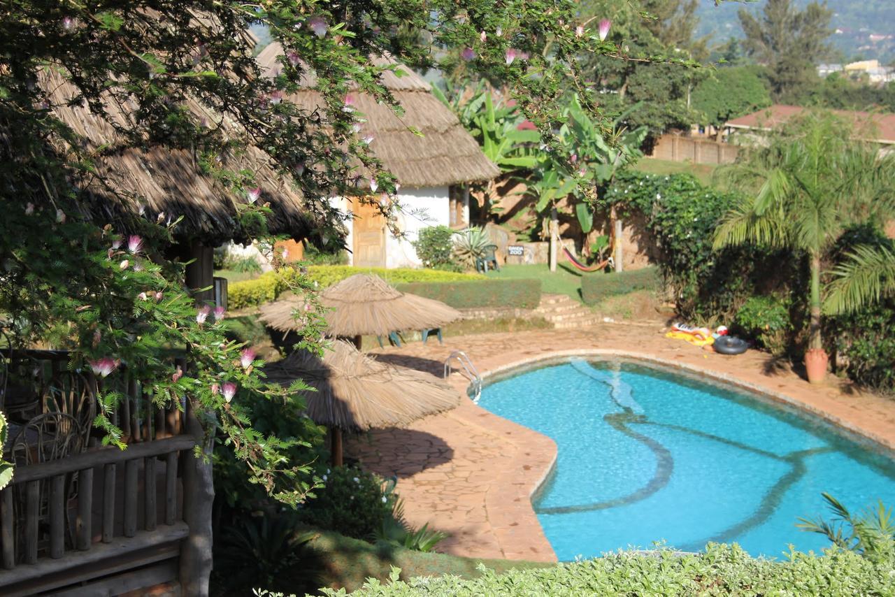 Banda Lodge Masaka Bagian luar foto