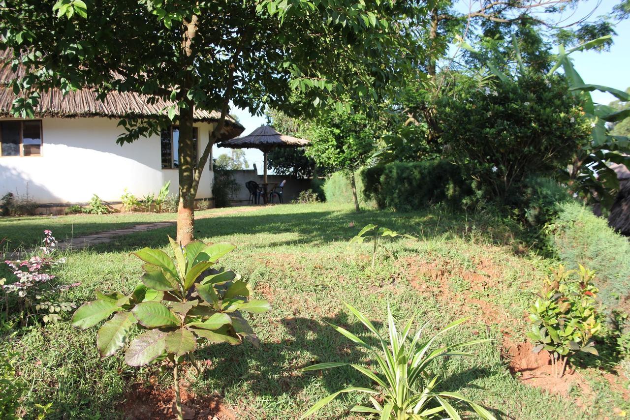 Banda Lodge Masaka Bagian luar foto