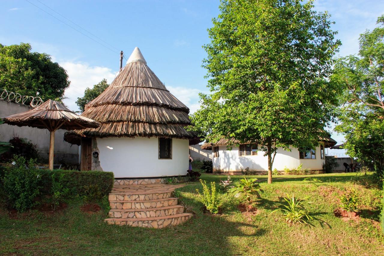 Banda Lodge Masaka Bagian luar foto