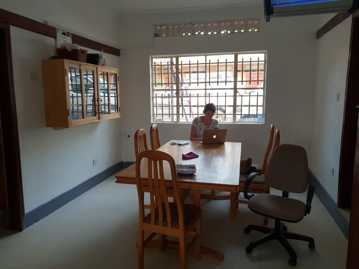 Banda Lodge Masaka Bagian luar foto