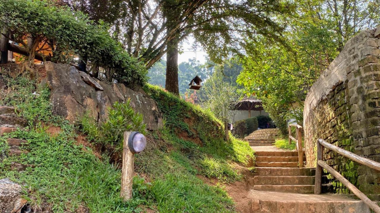 Banda Lodge Masaka Bagian luar foto